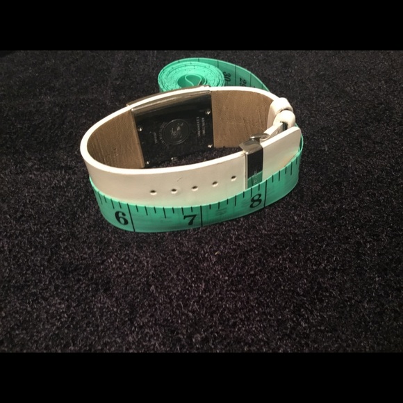 AUTHENTIC BURBERRY WATCH IN GOOD CONDITION WORKS BEAUTIFULLY 🔥🔥🔥❤️❤️😍 - Picture 8 of 12